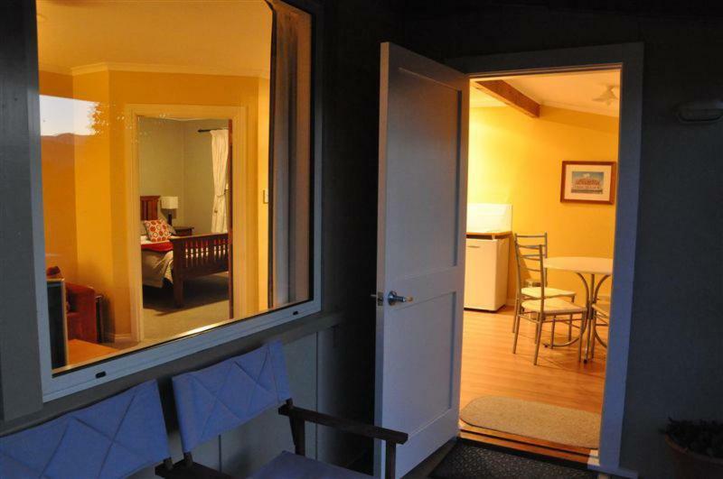 Blue Thistle Cottages Te Anau Extérieur photo